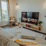 Chez Laurie Lumineux - Balcons Netflix * Montauban